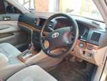 A picture of Toyota mark ii grand its 100 in a good condition