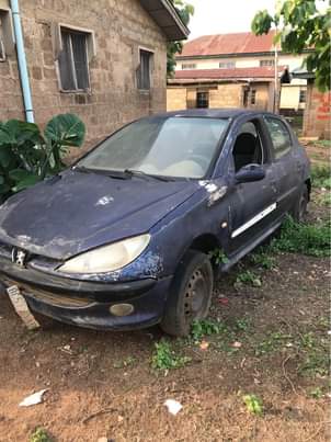 A picture of Available for sale with the starting engine 750k contact 09162550699