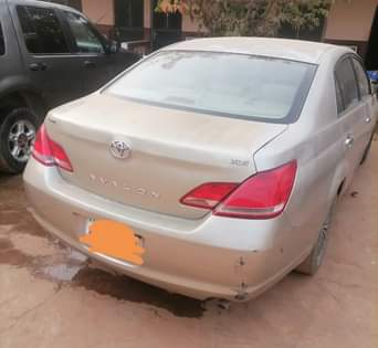 A picture of First Body Toyota Avalon 2006