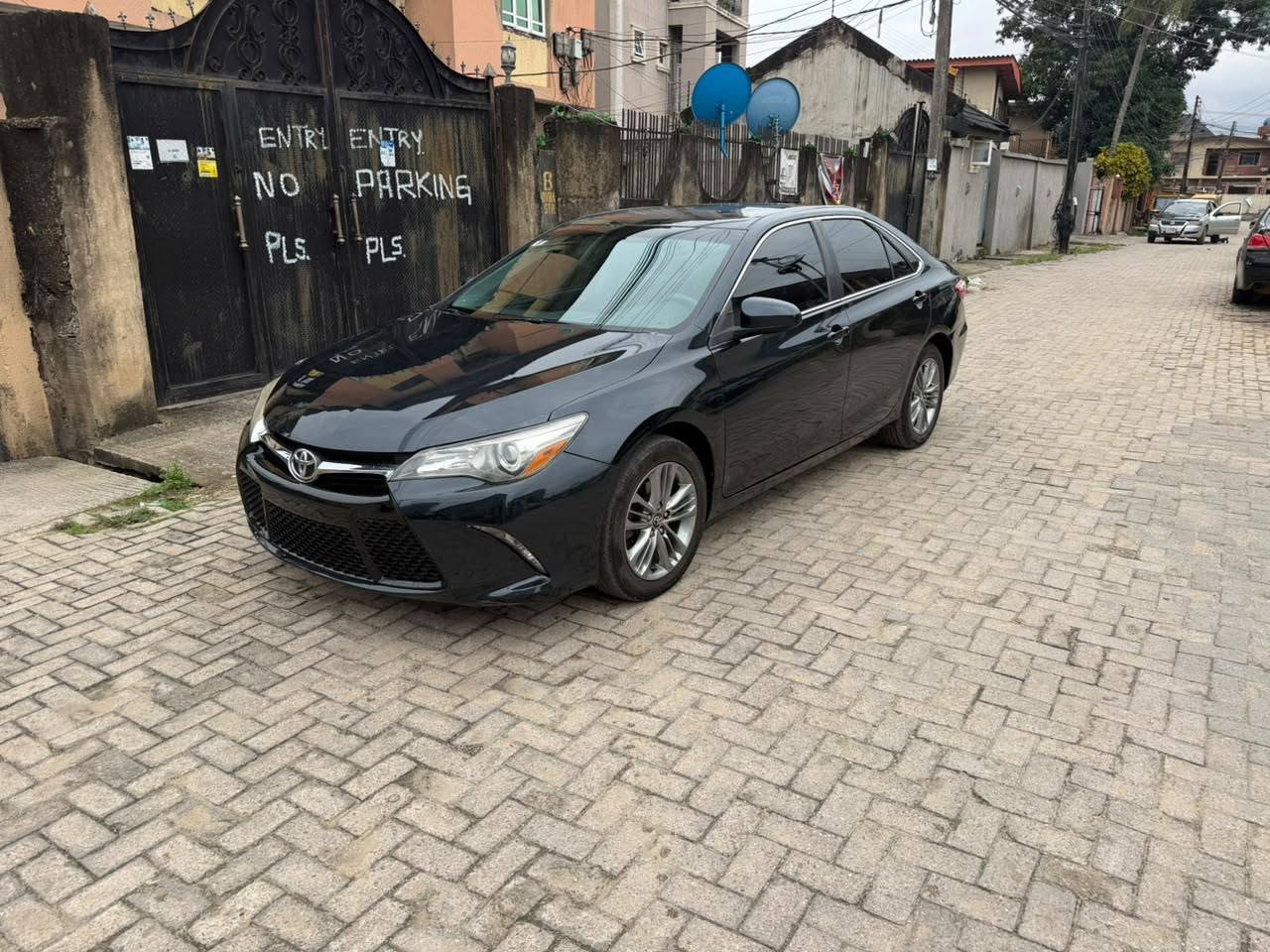 A picture of Tokunbo 2016 Toyota Camry SE