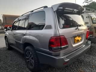 A picture of  LANDCRUISER_0620356906