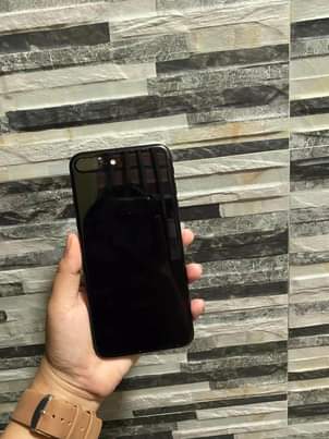 A picture of Nauza iPhone 7 Plus gb 128