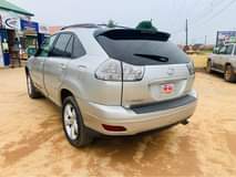 A picture of RX330 2005