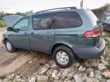 A picture of Toyota sienna 2002