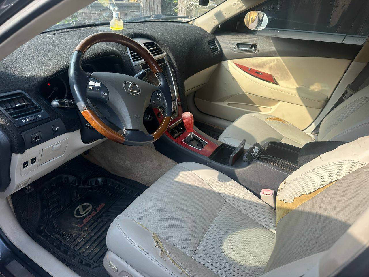 A picture of Fastest finger Dealer deal Es350 2008 registered painted ones Engine