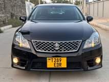 A picture of Toyota Crown New Model on sale EDR gari inamuda mchache
