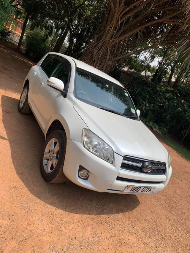 A picture of Toyota RAV4 2010 model 50m