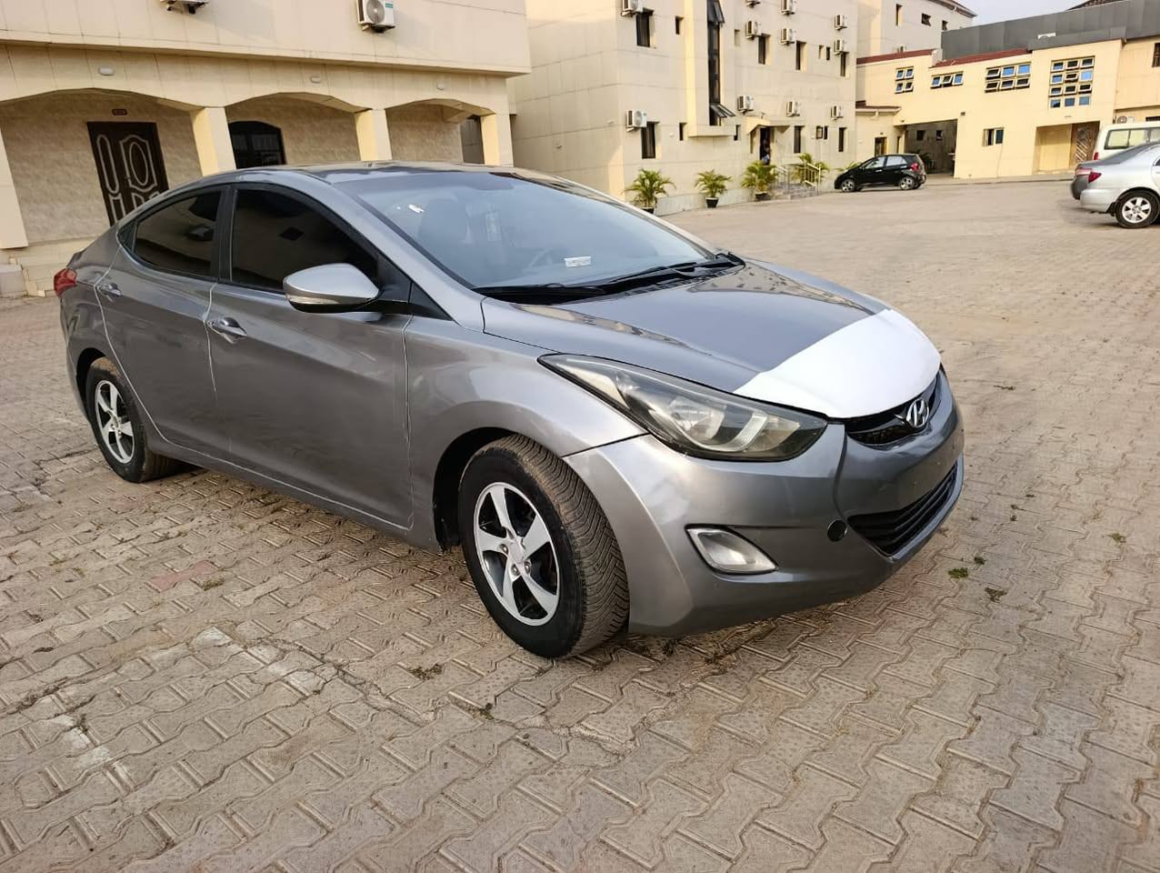 A picture of 2013 Hyundai Elantra