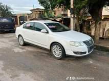 A picture of Giveaway price Tokunbo standard passat for sale. 2008 model. 4