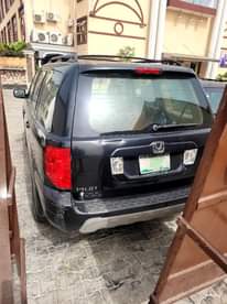 A picture of Honda Pilot 2004