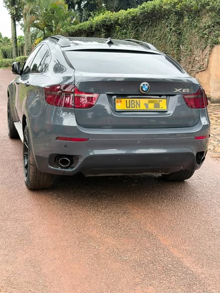 A picture of BMW x6