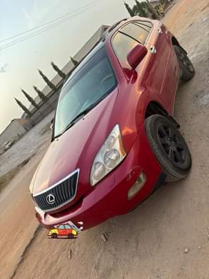 A picture of Super distress Lexus RX350 with everything blessed including chilling AC
