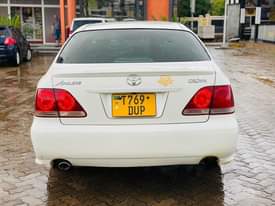 A picture of Toyota crown
