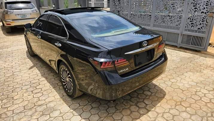 A picture of 2007 Lexus 2007 Black
