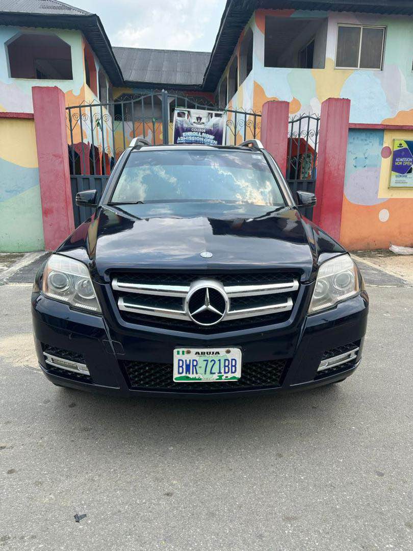 A picture of 2010 GLK350 4matic