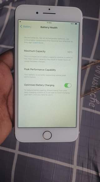 A picture of iPhone 7 plus Gold 32gb