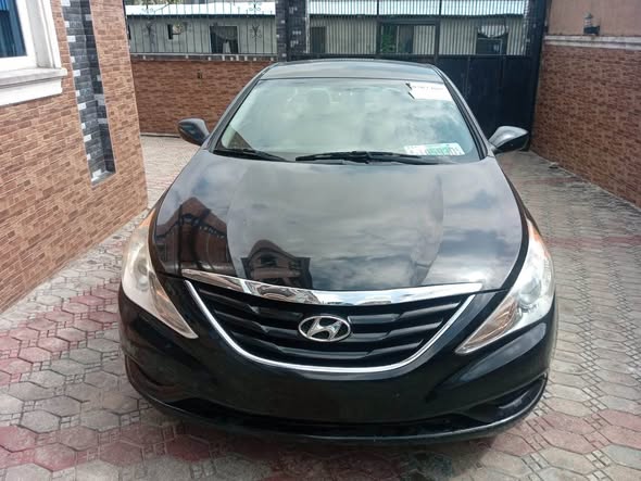 A picture of Toks 2012 Hyundai Sonata 10 5M