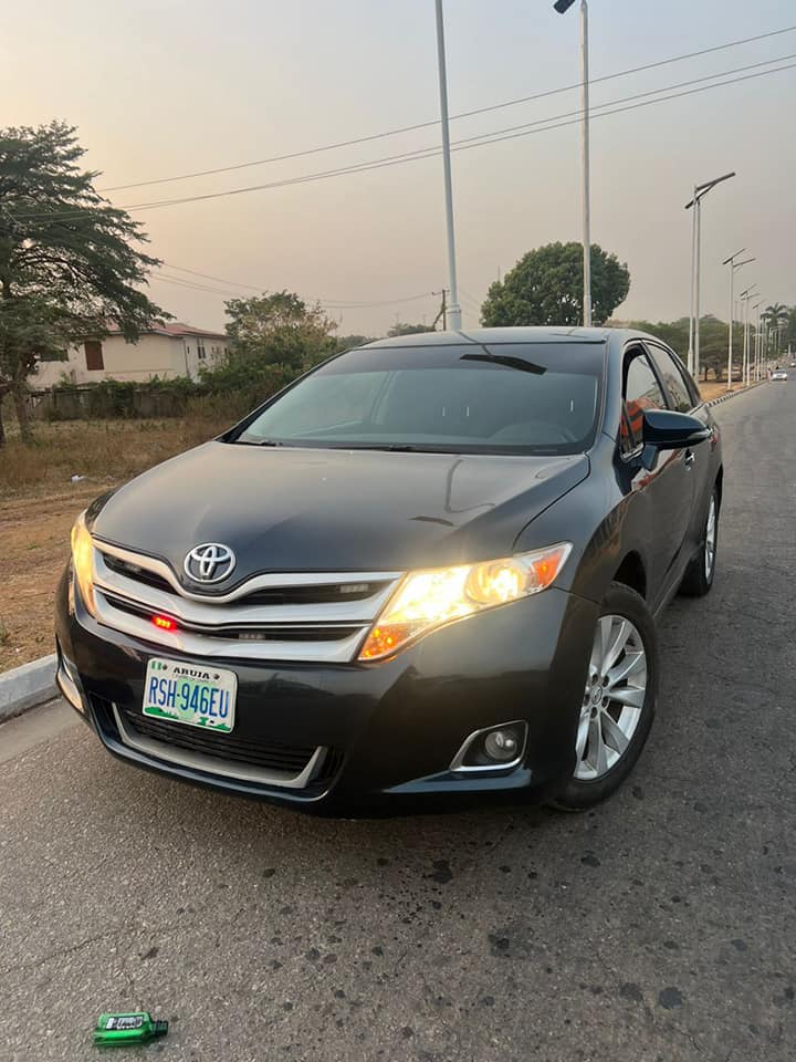 A picture of Naija used Toyota venza 2016 in pristine condition is Available