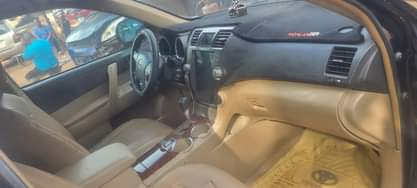 A picture of Distress sale Pure Belgium grade Toyota Highlander 2012 upgrade untampard