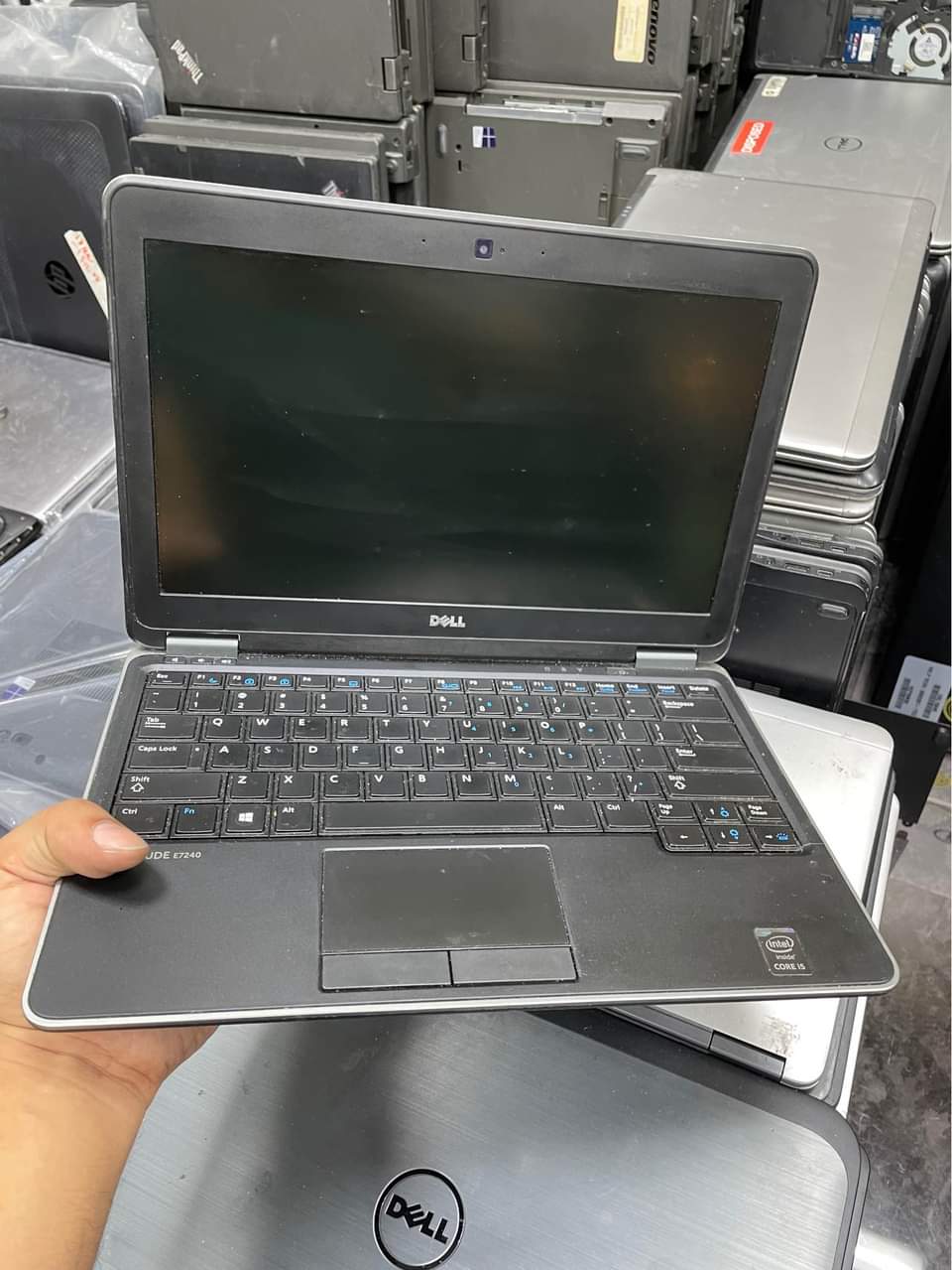 A picture of Dell 7240 i5 4th 8 256