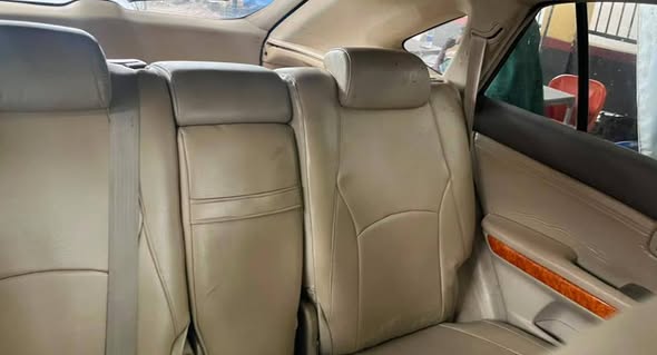 A picture of 08166482890 Lexus RX330 2006 Painted Engine Gear and Ac are