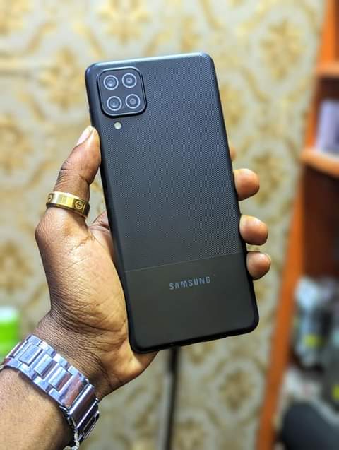 A picture of SAMSUNG A12