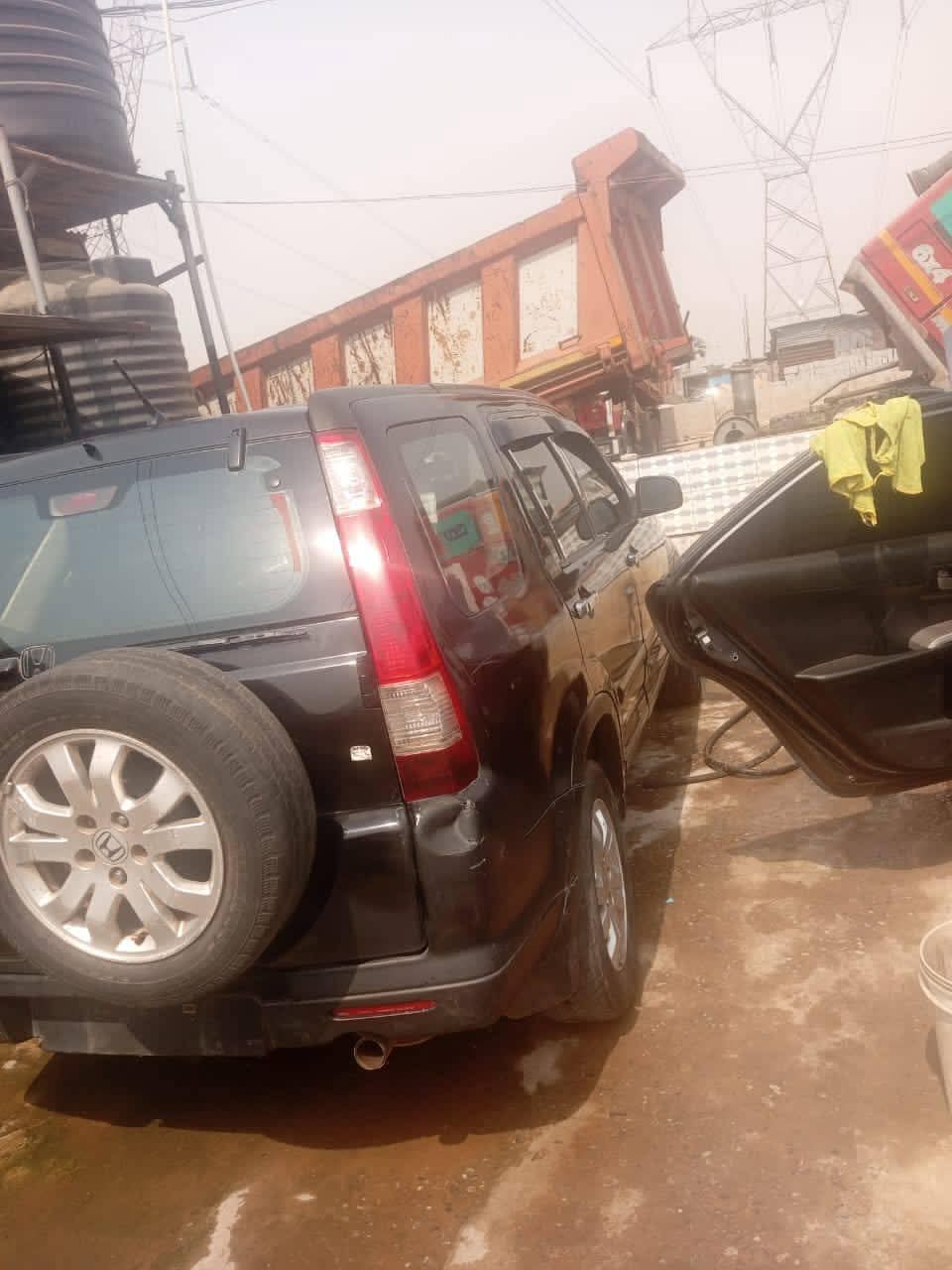 A picture of 2005 Honda cr v