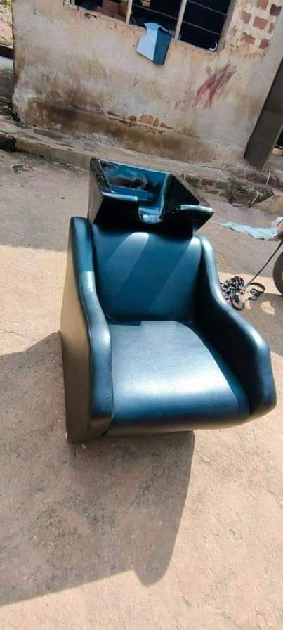A picture of Shampoo fiberglass sink with seat