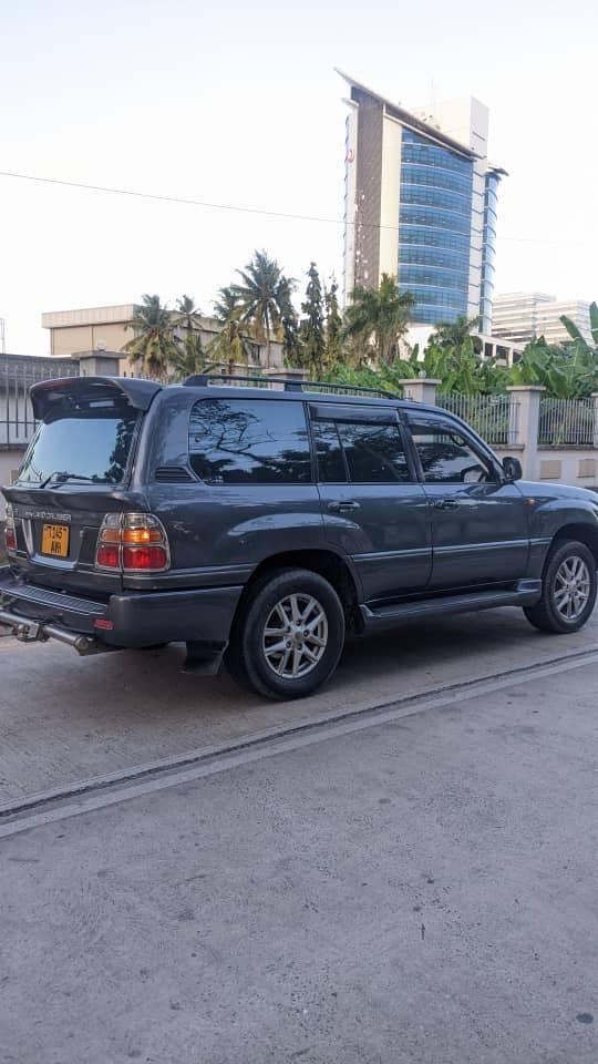 A picture of LANDCRUISER
