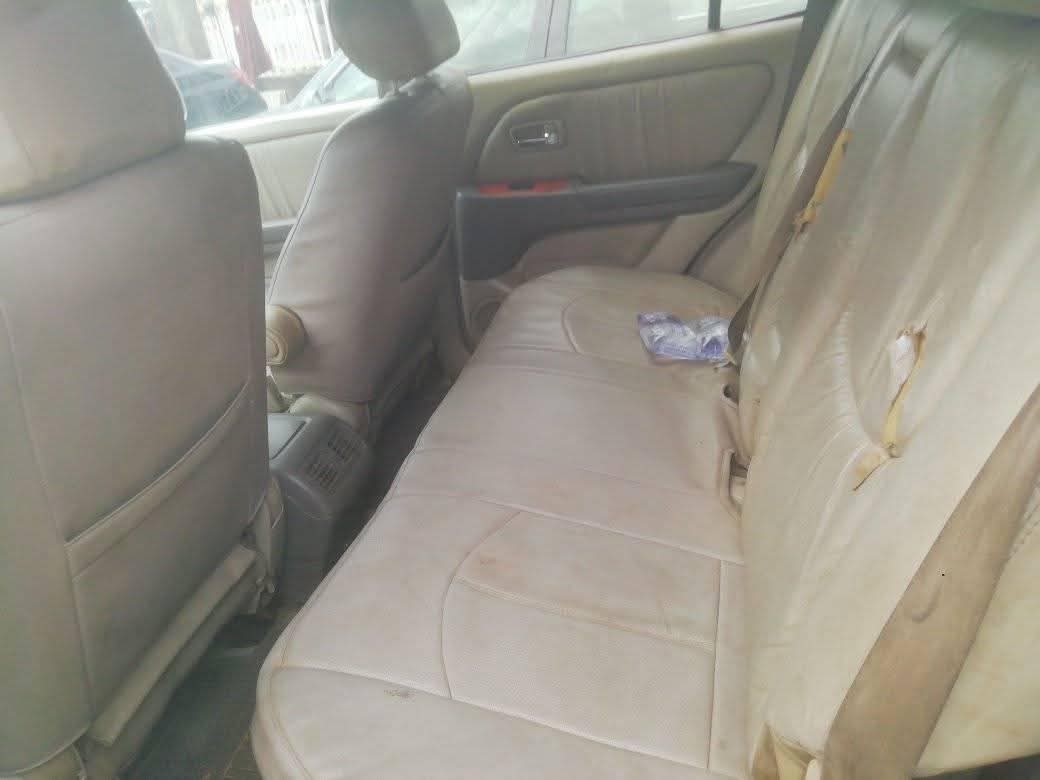 A picture of Lexus 300