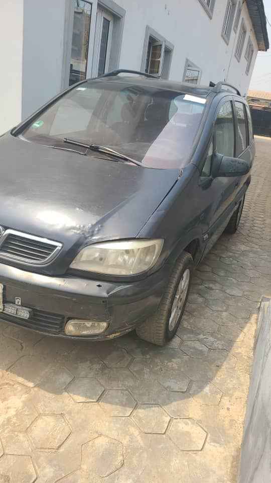 A picture of Money needed asap Opal zafra manual transmission First body engine