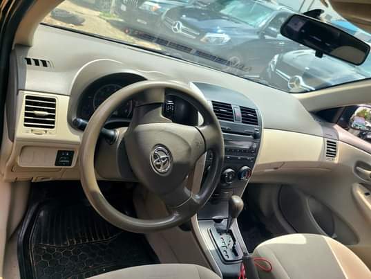 A picture of USED COROLLA 2010