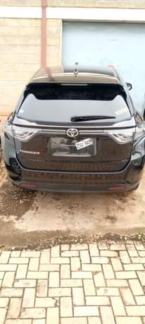 A picture of 2014 Toyota Harrier hybrid