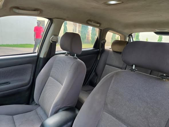 A picture of 2004 Toyota matrix 2004