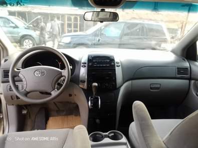 A picture of Over Fresh SiennaSingle Engine Good for Transport Year 06 Toks