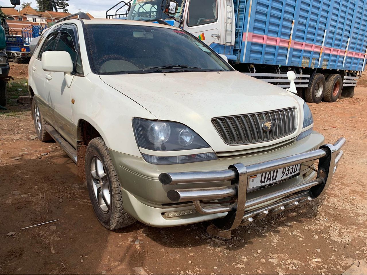 A picture of TOYOTA HARRIER