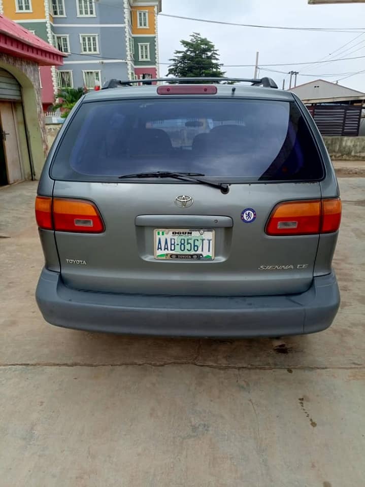 A picture of TOYOTA SIENNA 08101459006