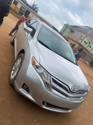 A picture of Toyota Venza 2011