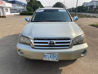 A picture of Toyota Highlander 2004
