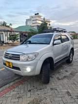 A picture of Toyota fortuner 2008