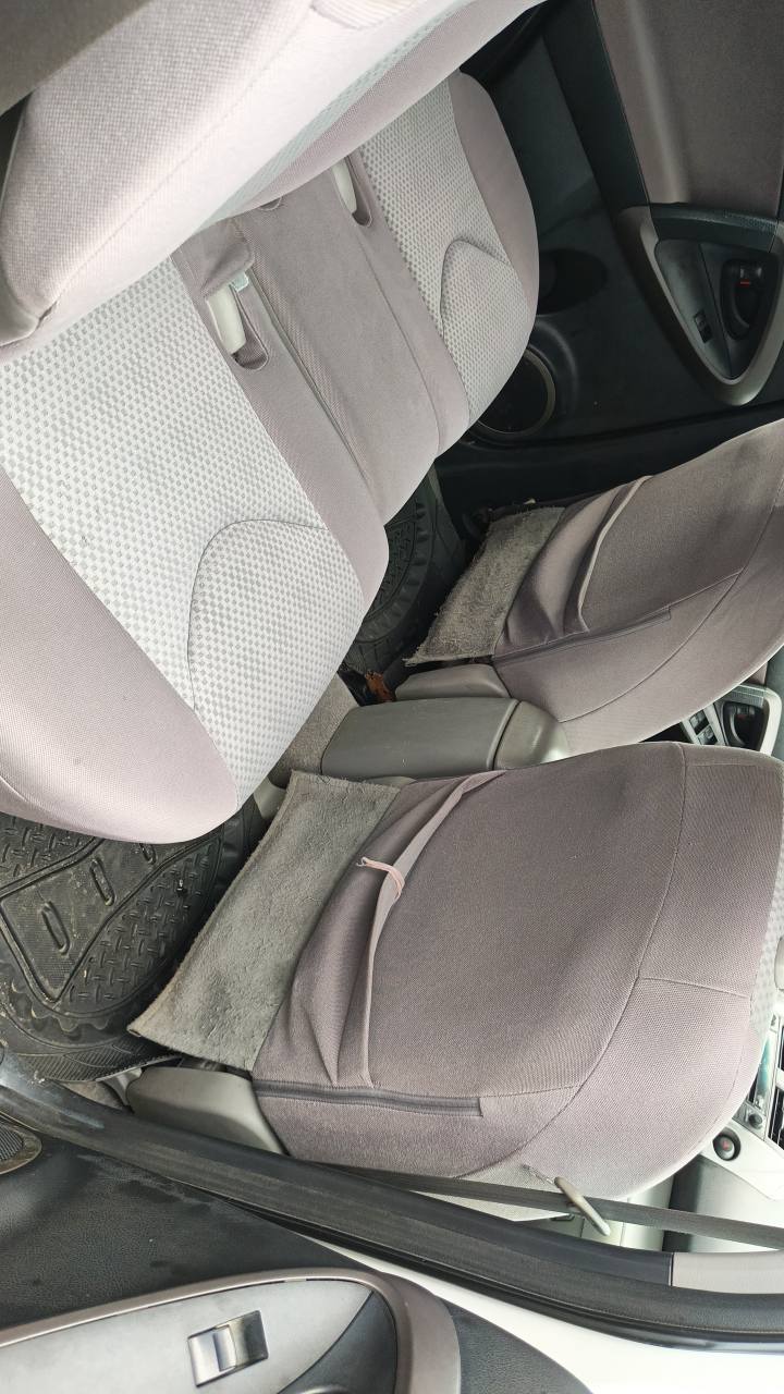 A picture of Toyota rav 4
