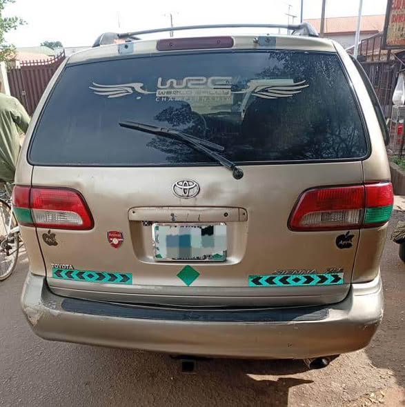 A picture of First body pan Toyota Sienna 2003 Model available with a
