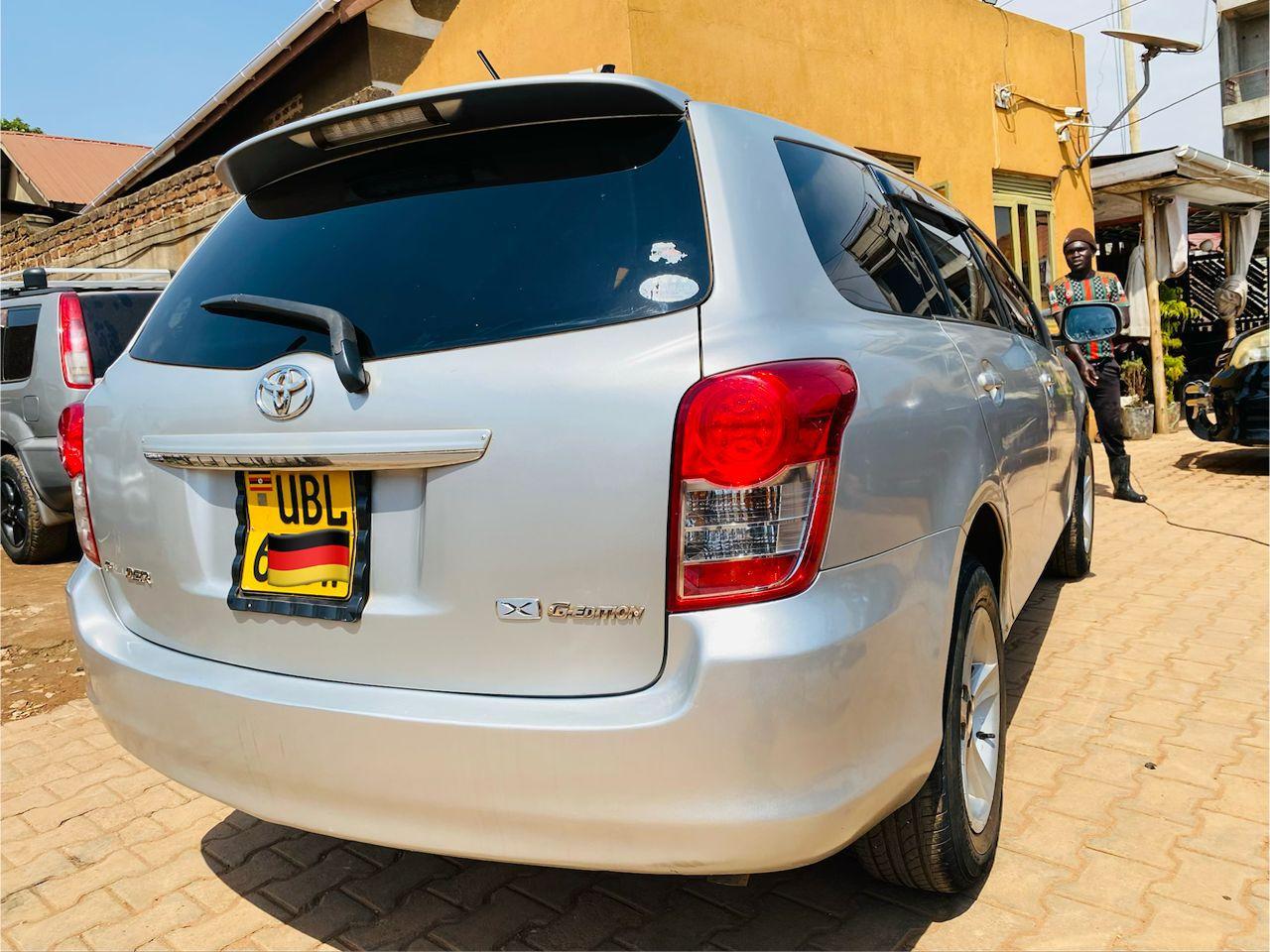 toyota fielder
