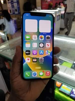 A picture of iPhone 12 pro 256GB internal storage 0753764650