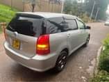 A picture of Toyota Wish Silver