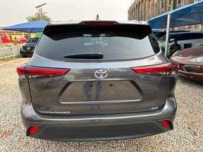 A picture of 2022 Toyota Highlighter XLE Sport with duty price 49 5M