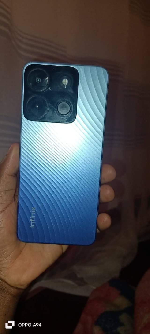 A picture of Infinix smart 7plus battery 6000mah 270k only