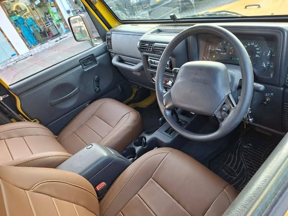 A picture of JEEP WRANGLER 0659297929 0761717171