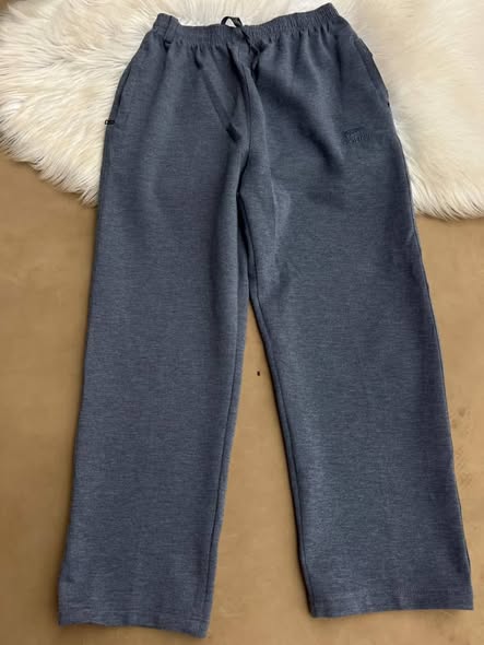 A picture of sweaterpants