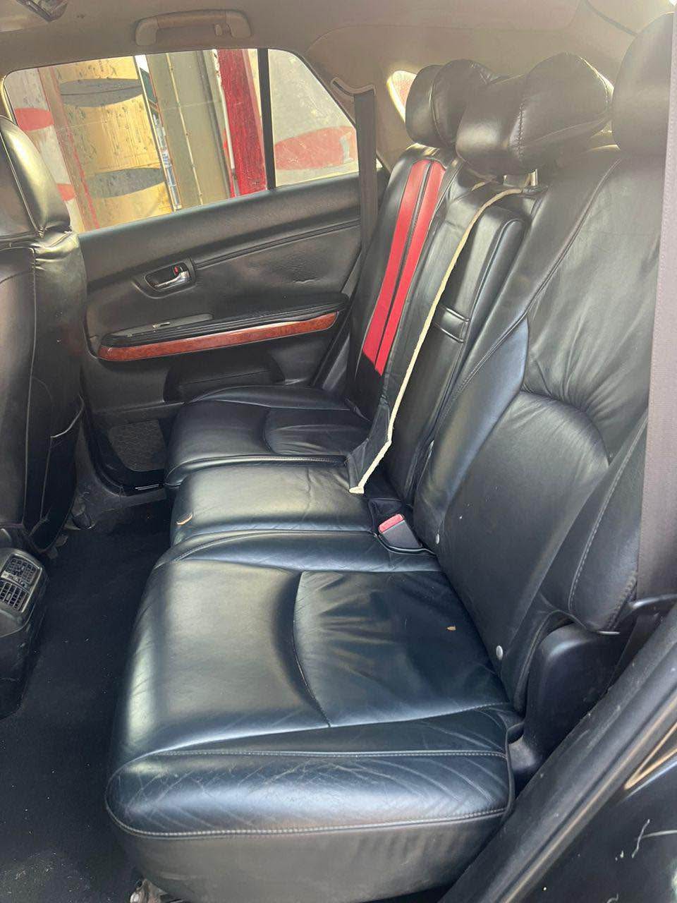 A picture of Lexus Rx330
